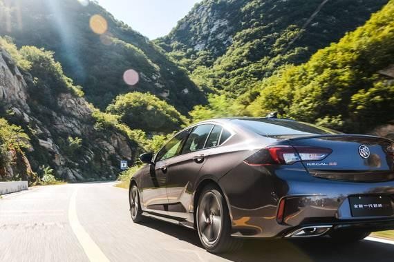 不到三十万能买俩君威，你信不？