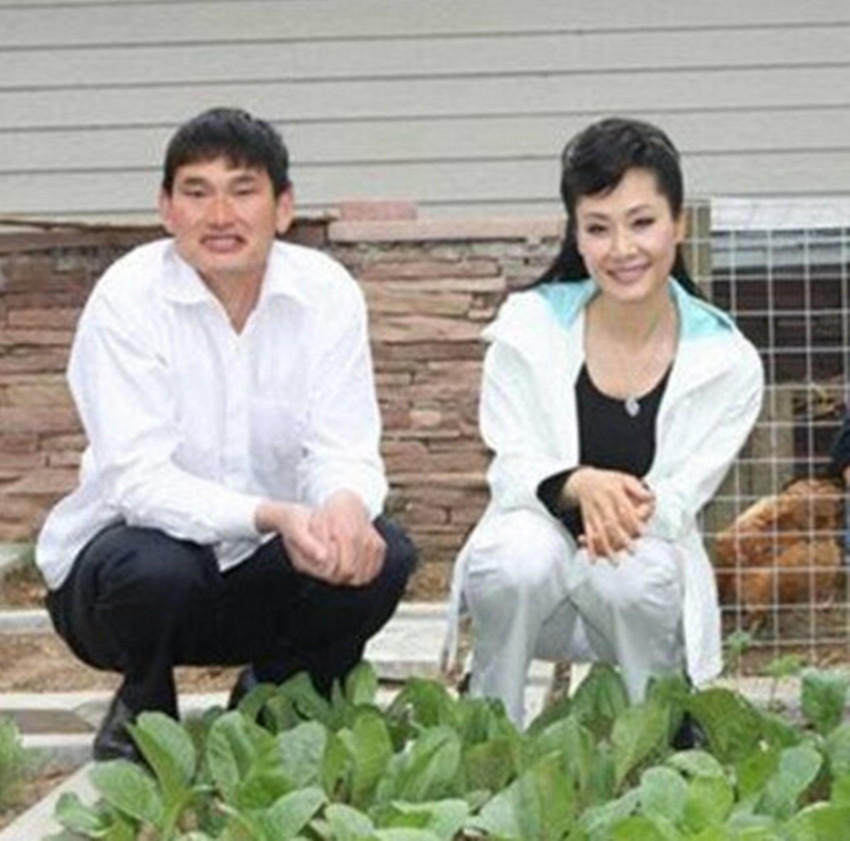 于文华最重要的两个男人，一个吸毒被抓，一个公然造假