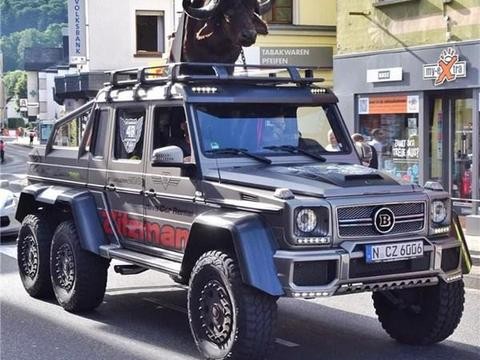 车上面有头牛，车标是个B，厦门土豪818万买走 全球只有两台