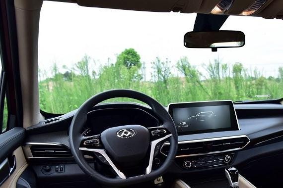 除了“大”还舒适，上汽大通D90迪拜极限试驾！