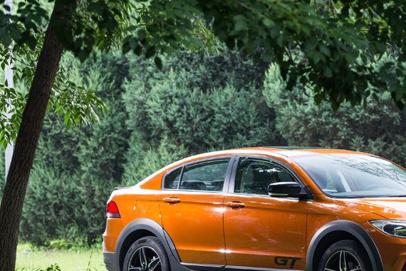 特立独行的跨界车 试驾观致3GT