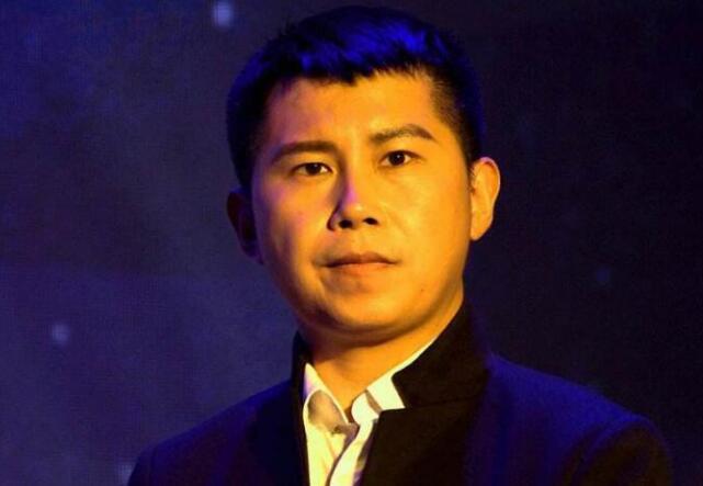 他是郭德纲力捧的爱徒 走红后开直播声明与郭德纲形同陌路！