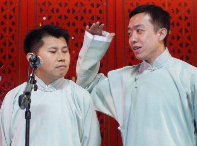 他是郭德纲力捧的爱徒 走红后开直播声明与郭德纲形同陌路！