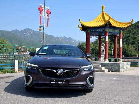 披着西装的王牌特工 试驾别克君威GS