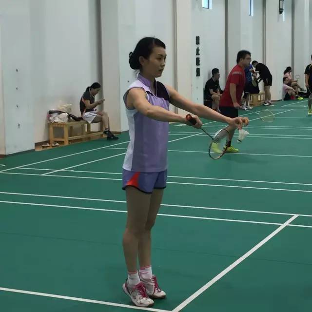 打羽毛球最佳的季节来了 | 附魔都运动全攻略（收藏贴）