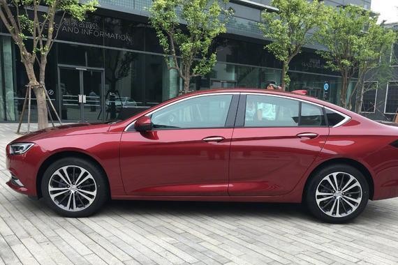 平民版奔驰C，高颜值轿跑，2.0T+9AT，仅17万，能否成为黑马？