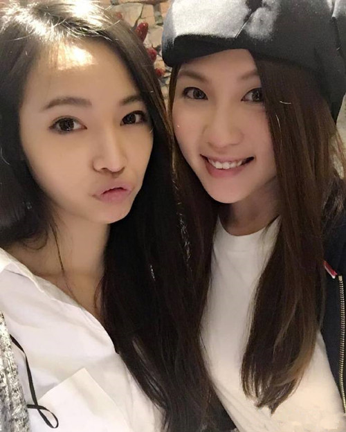 王晶女儿王子涵近照曝光,性感身材尽显女人味,网友的神评亮了