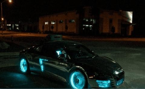 小伙花100块钱将车身打扮一番, 停学校门口, 妹子主动上车