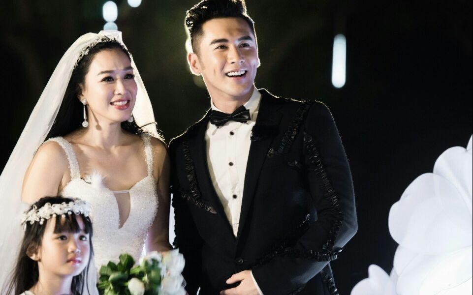 钟丽缇为了小鲜肉老公,47岁穿成17岁|钟丽缇|厚