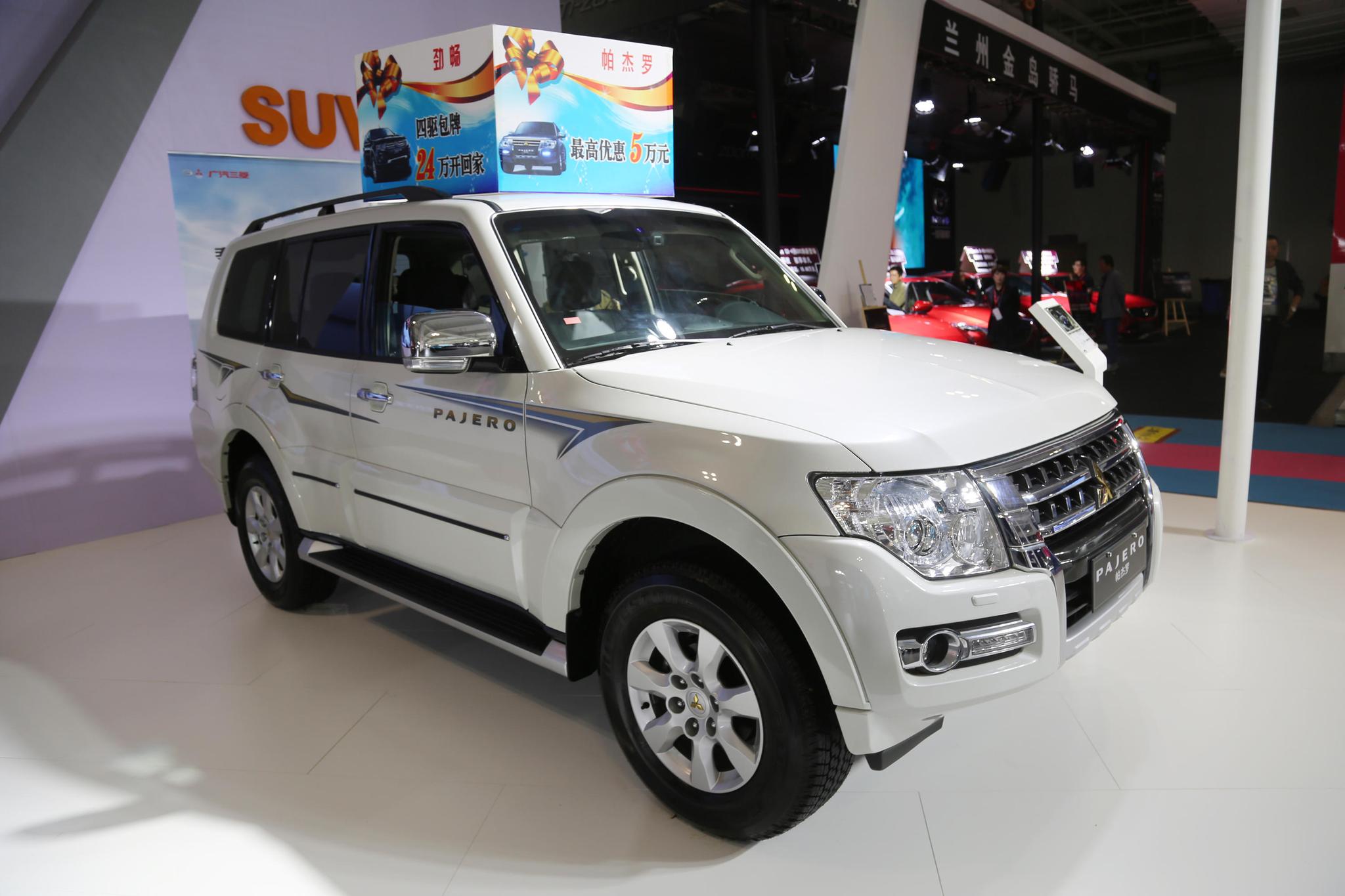 2018款三菱帕杰罗,40万级别硬派SUV,车展实拍