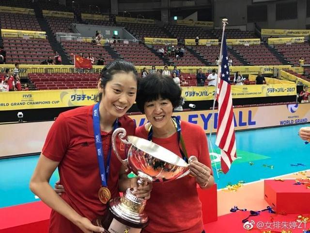 中国女排夺冠，日本女排却翻白眼鄙视！外媒：日本人情商低！