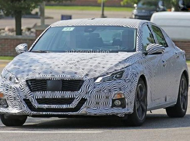 日系中型车三强齐换代 凯美瑞、雅阁、天籁迎来终极混战