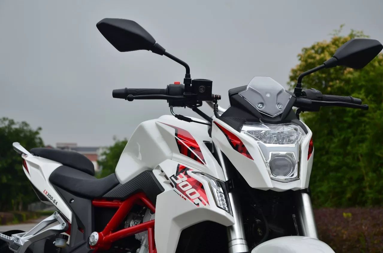 街头新元素--隆鑫无极300R评测