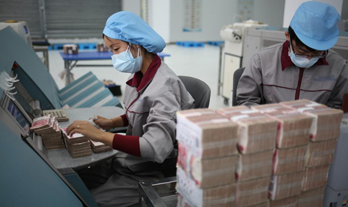 印钞厂工人每天面对上亿人民币摧毁,需要