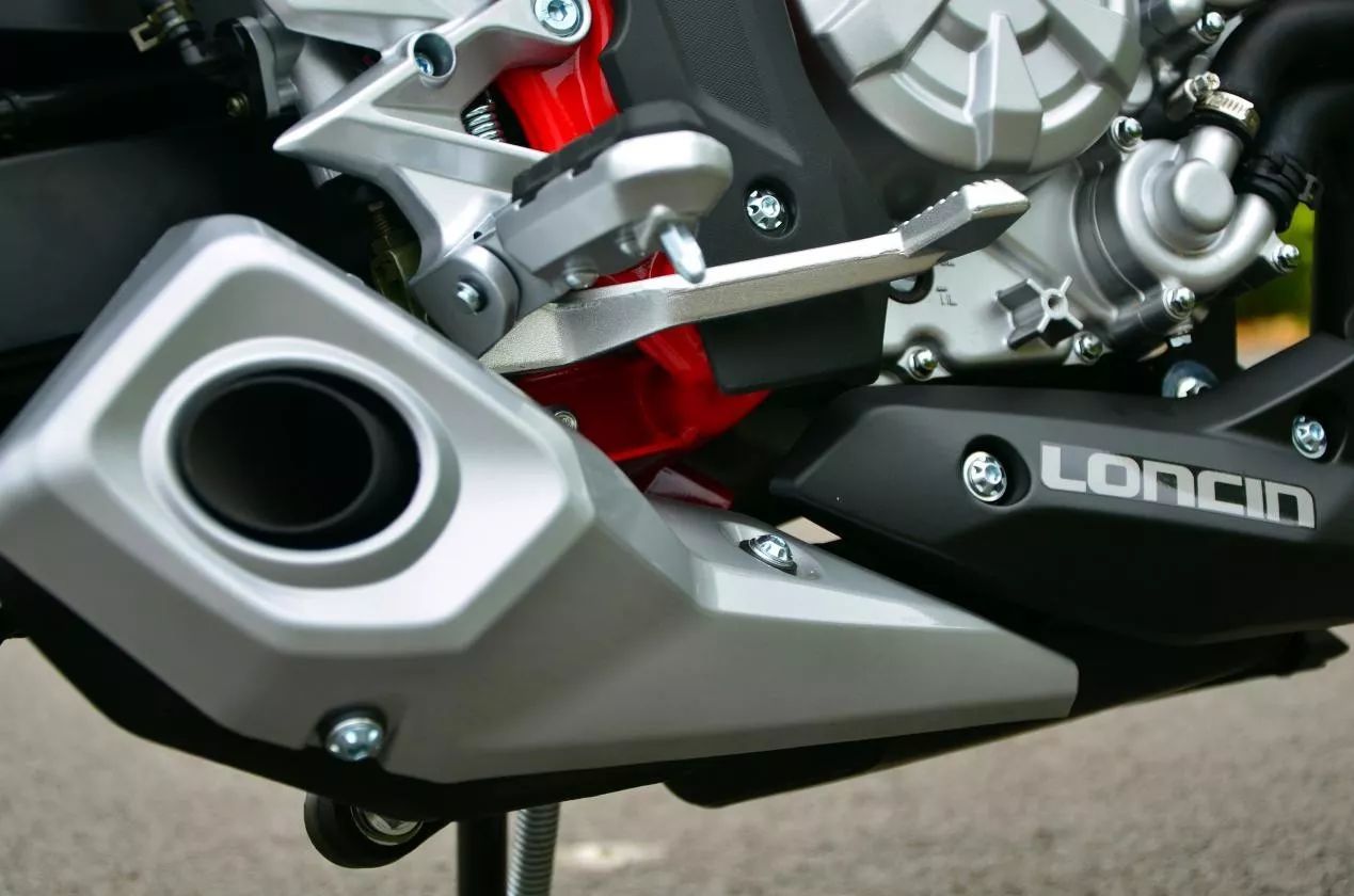 街头新元素--隆鑫无极300R评测