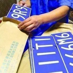 “限牌令”下4S店承诺包上外地牌却违约         部分代办车牌协议藏风险