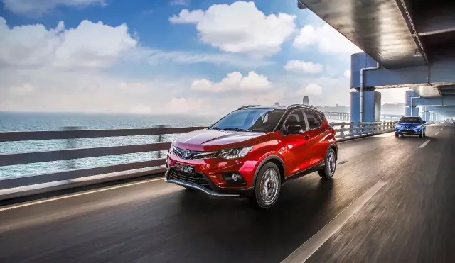 再跟我说开国产车出门嫌丢人!我跟你急!