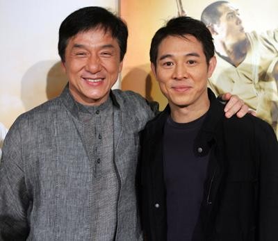 一代功夫巨星，如今路都走不动，众多豪车被丢弃家中