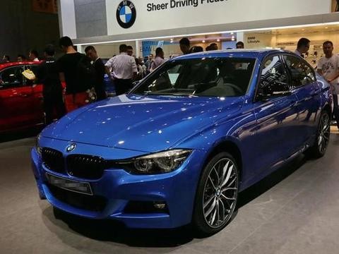 全新2018款宝马3系，外观动感，辨识度高，内饰科技化