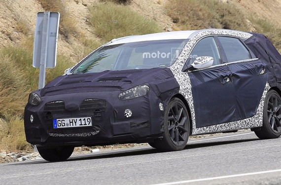 现代新款i40 Spied谍照曝光 2018年亮相