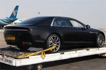 江苏第一辆800万的超跑上牌，开在路上，路人以为是“蒙迪欧！”