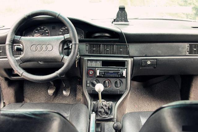 空调和收音机是豪华配置,奥迪A6见到这车也得叫声爷!