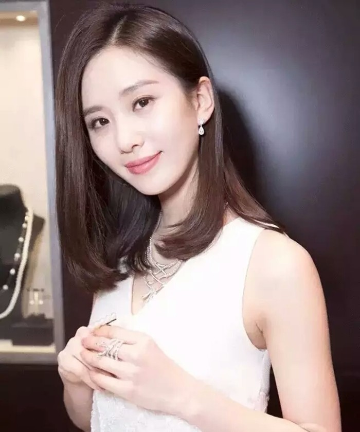 娱乐圈天生招人喜欢的女星排行,迪丽热巴第二,第一名当之无愧