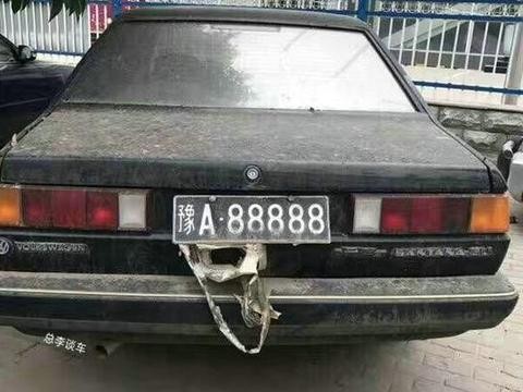 河南最牛的桑塔纳，被称为河南第一普桑，报废后牛牌被3辆车套用