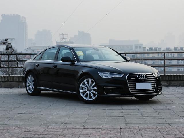 空调和收音机是豪华配置,奥迪A6见到这车也得叫声爷!