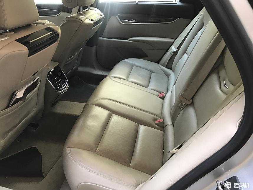 揭秘二手车内幕!看车商如何精洗内饰翻新一辆