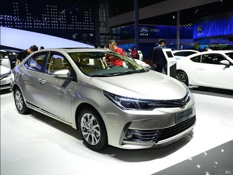 2017款丰田卡罗拉，外观帅气颜值超高，内饰豪华有科技感