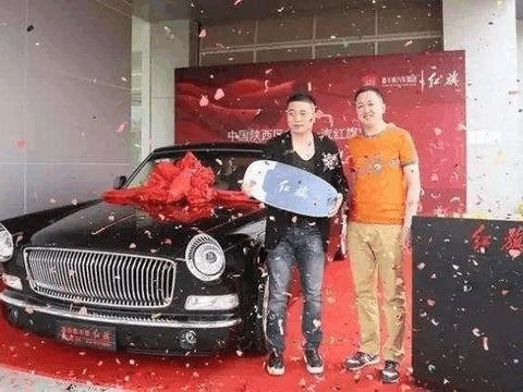 重庆车主花700万提红旗L5,车头可以挂国旗，劳斯莱斯没法比！