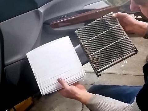 【视频】1分钟自己换空调滤芯，女生也可以