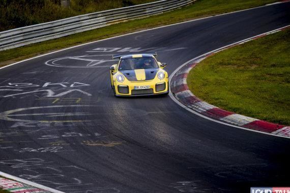 小牛退位！保时捷911 GT2 RS成功夺取「纽北最快量产车」称号 | 驾视