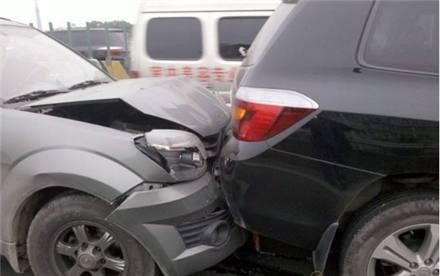 15万的哈弗H6遭追尾，拿去维修后，拆开一看才知国产车的质量！