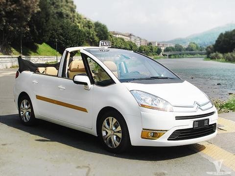 意大利街头最常见的出租车，软顶敞篷+7座，国产版车型太丑没人买