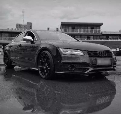 拼加速见一个秒一个，奥迪这辆性能车说啥也得看一看！