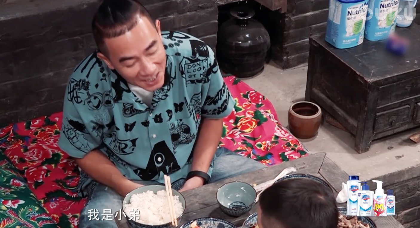 陈小春说自己是小弟，jasper都被吓懵了，网友：回家肯定被训了