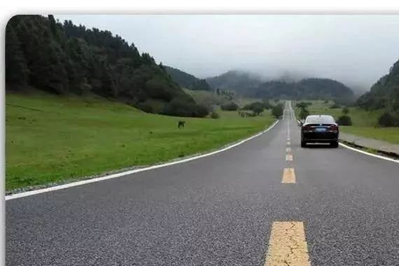 仙女山上的行动派，皇冠给你不一样的豪车体验｜车业杂谈