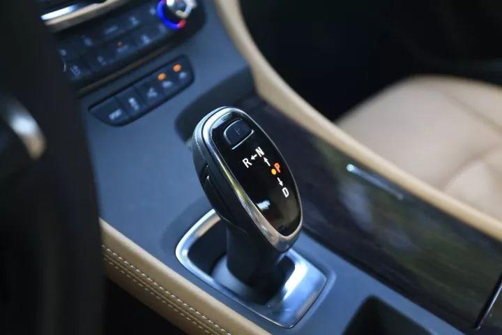 1公里不到5毛钱,这台5米长的美系B+级大轿车油耗直追日系