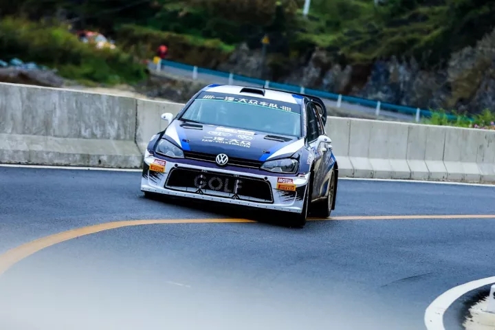 探访一汽-大众拉力车队 告诉你赛车与民用车的