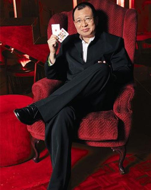 TVB金牌绿叶，家庭背景惊人，69岁仍拍戏，视女儿为掌上明珠