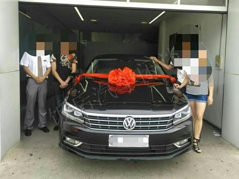 南昌车友花18万买辆大众帕萨特330尊荣版，全家一起提车其乐融融