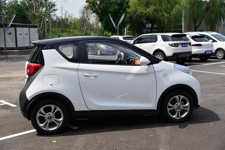 微型电动汽车=老年代步车?我们打算拆台奇瑞eq1瞅瞅