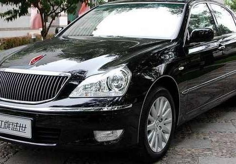 红旗70万的旗舰车，全车和丰田皇冠只有两处不同，中控屏让人生气