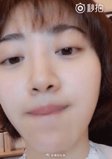 云南六胞胎小白虎 景甜半夜剪头发 来自刘庆_