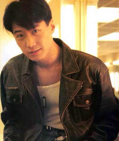 四大天王年轻时旧照,男星颜值的巅峰时期,帅得