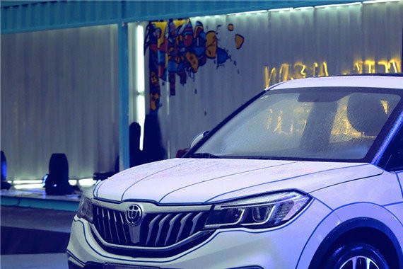 华晨中华V3之夜，就讲了四个字：极致驾趣