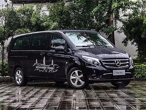 轴距3米4，比GL8大两圈，挂奔驰标，30万没人买，看内饰后秒懂