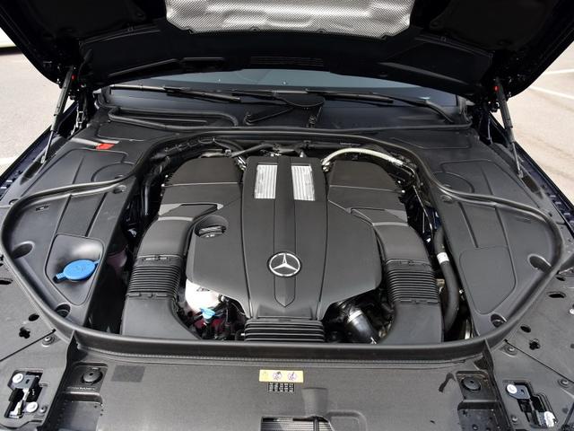 奔驰长得像宝马了,更换引擎用碳纤维,换代S级